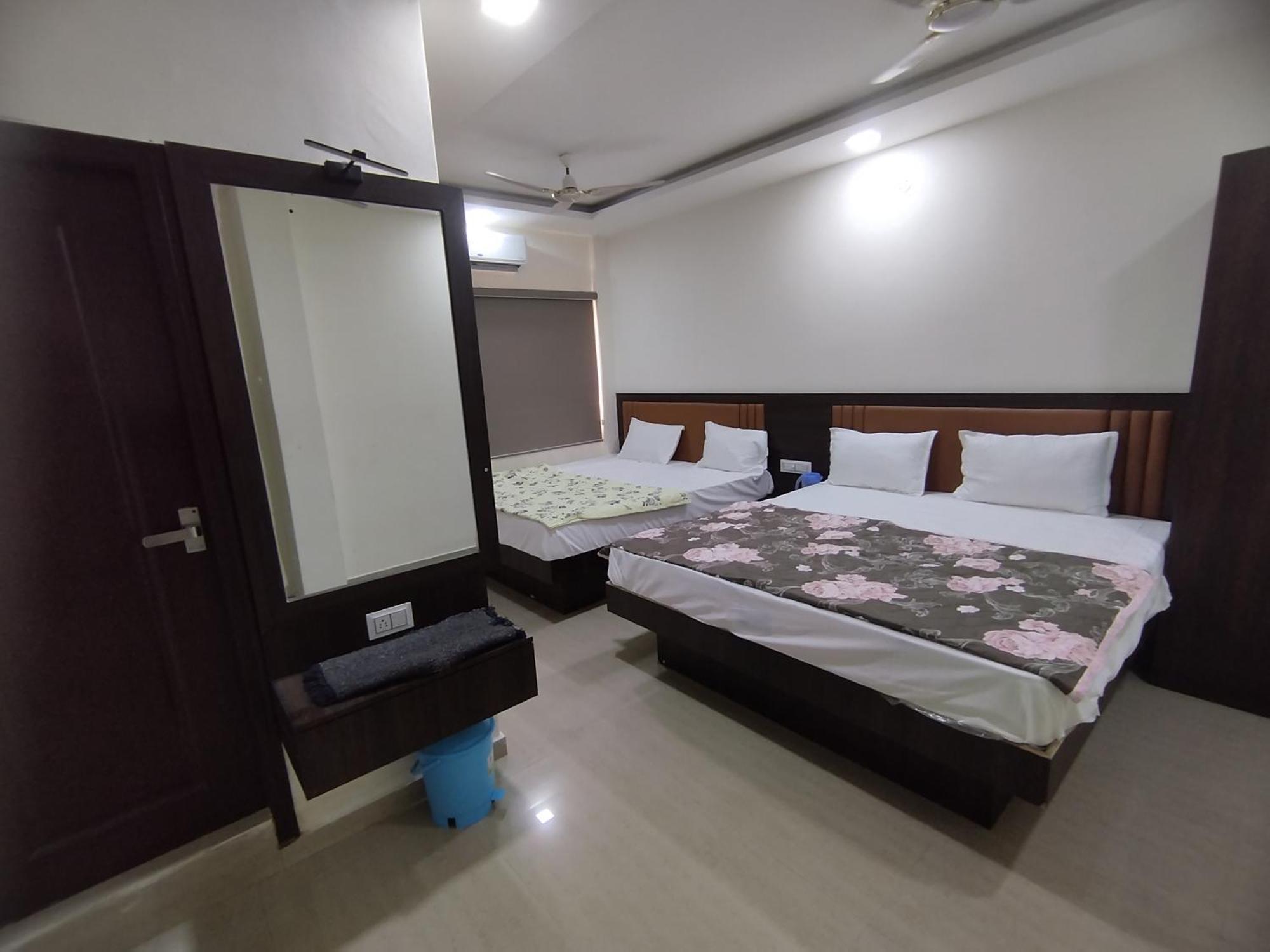 Hotel Heritage Palace Bhuj Exterior photo