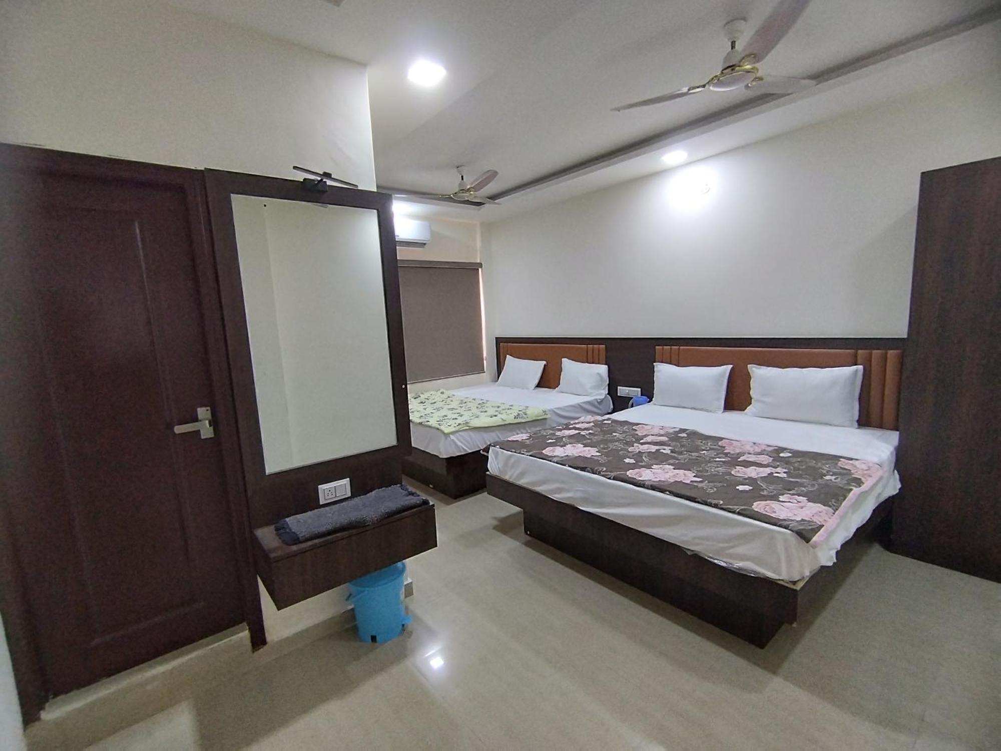 Hotel Heritage Palace Bhuj Exterior photo